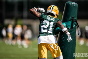 Nate Hobbs passa por cirurgia no joelho e desfalca na pré-temporada